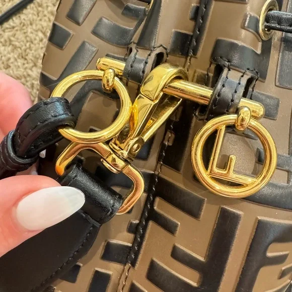 Fendi Mon Tresor bucket bag purse - Picture 6 of 7